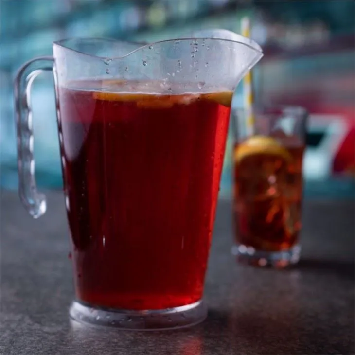 Pitcher tat-te tas-silġ tal-plastik